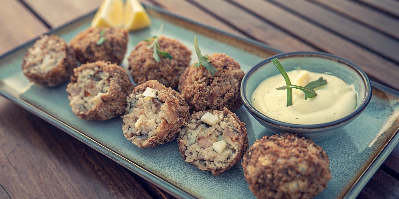 ISLAND SCALLOP FRITTERS WITH TANGY DIP