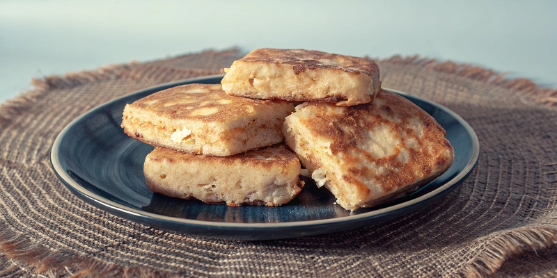 COCONUT JOHNNY CAKES